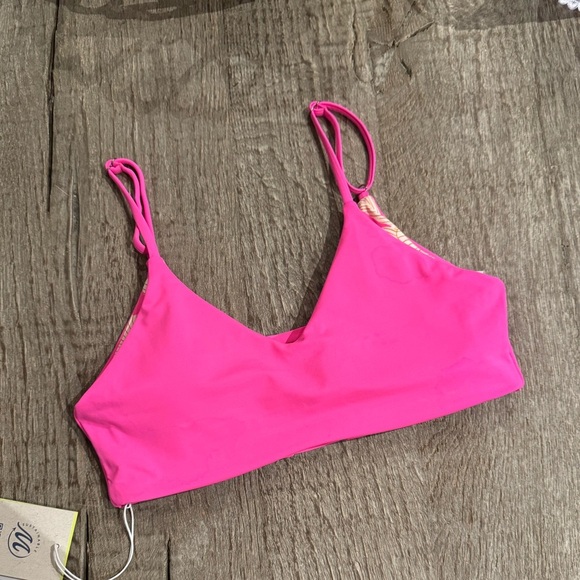 Maaji Radiant Pink Praia Reversible Bikini Top. - Picture 6 of 6